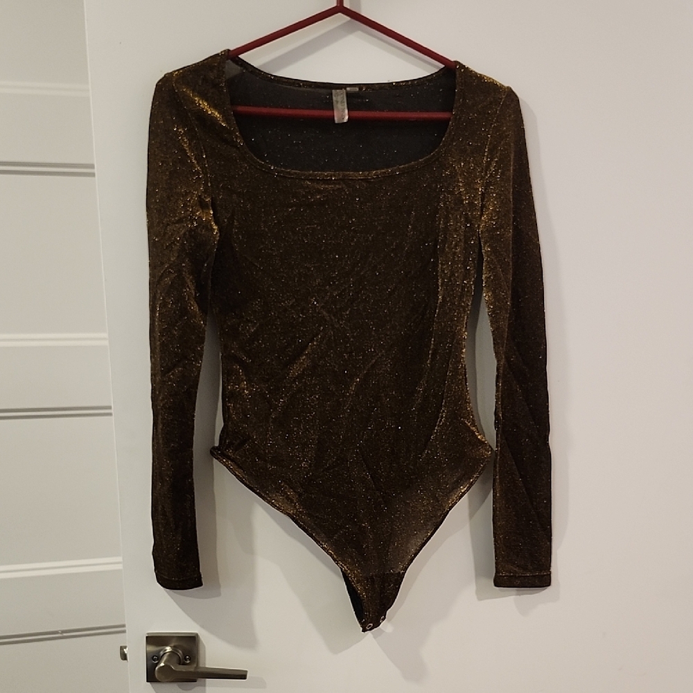 🔥 3/$25 🔥P2P 17" Style Glittering Gold Bodysuit